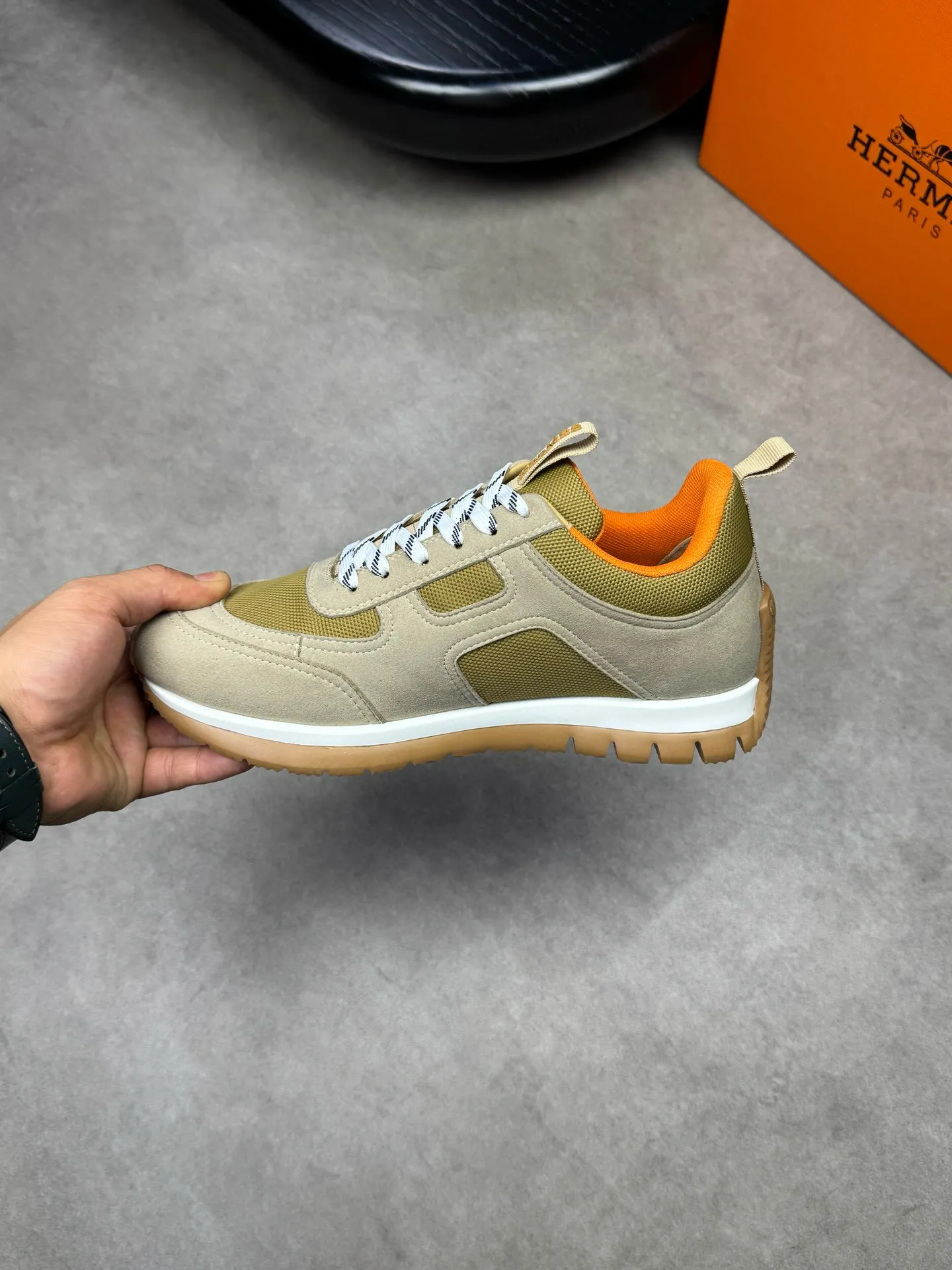 [HERMES] Hermès men's shoes 💰680💰 - high-end quality original items 🔍🔍🔍 casual sports shoes - upper: 🔝 suede environmentally friendly leather, brand high mercerized canvas body with forged ´H´ totem, tongue webbing injection molded brand logo - lining: brand canvas, foot pads; water-dyed cowhide -Outsole: ultra-light T men's shoes 💰U foam; two-color molded outsole -Ultra-high quality control, fine workmanship: highlighted (high-end, extravagance, grade) -Size: 39-44 (38, 45, can be customized)